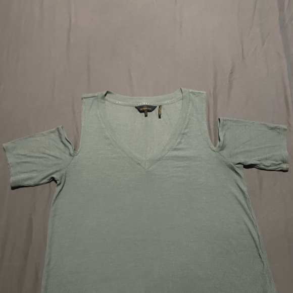 NWOT Donna Karan New York Ribbed Cold-Shoulder Mint- green Top - Size Small - Picture 3 of 7